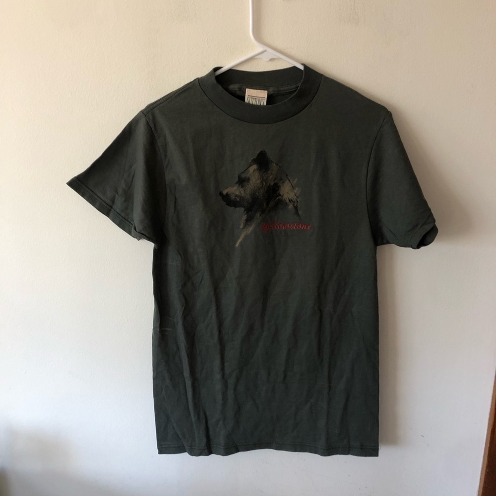 Vintage Suttons Sportswear Yellowstone Tee Shirt